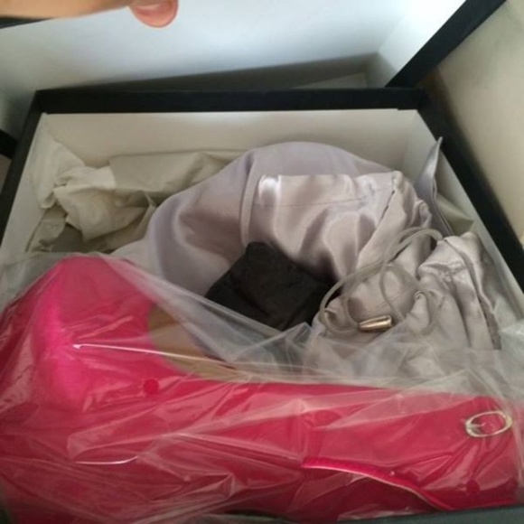 Giuseppe Zanotti No-Heel Ankle-Strap Pump, Fuchsia - Picture 4 of 4